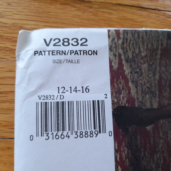 Jacket and Skirt Sewing Pattern Vogue 2832 Size 12-16 UNCUT Vintage 2000s - Picture 4 of 10